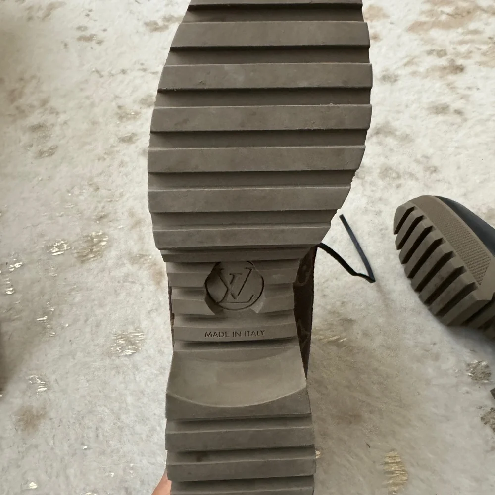 Laureate Platform Desert Boot - Picture 12 of 13